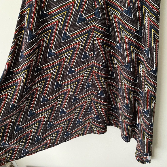 Cato Dress with Vibrant Pattern and Handkerchief Bottom Size Medium - Picture 5 of 14